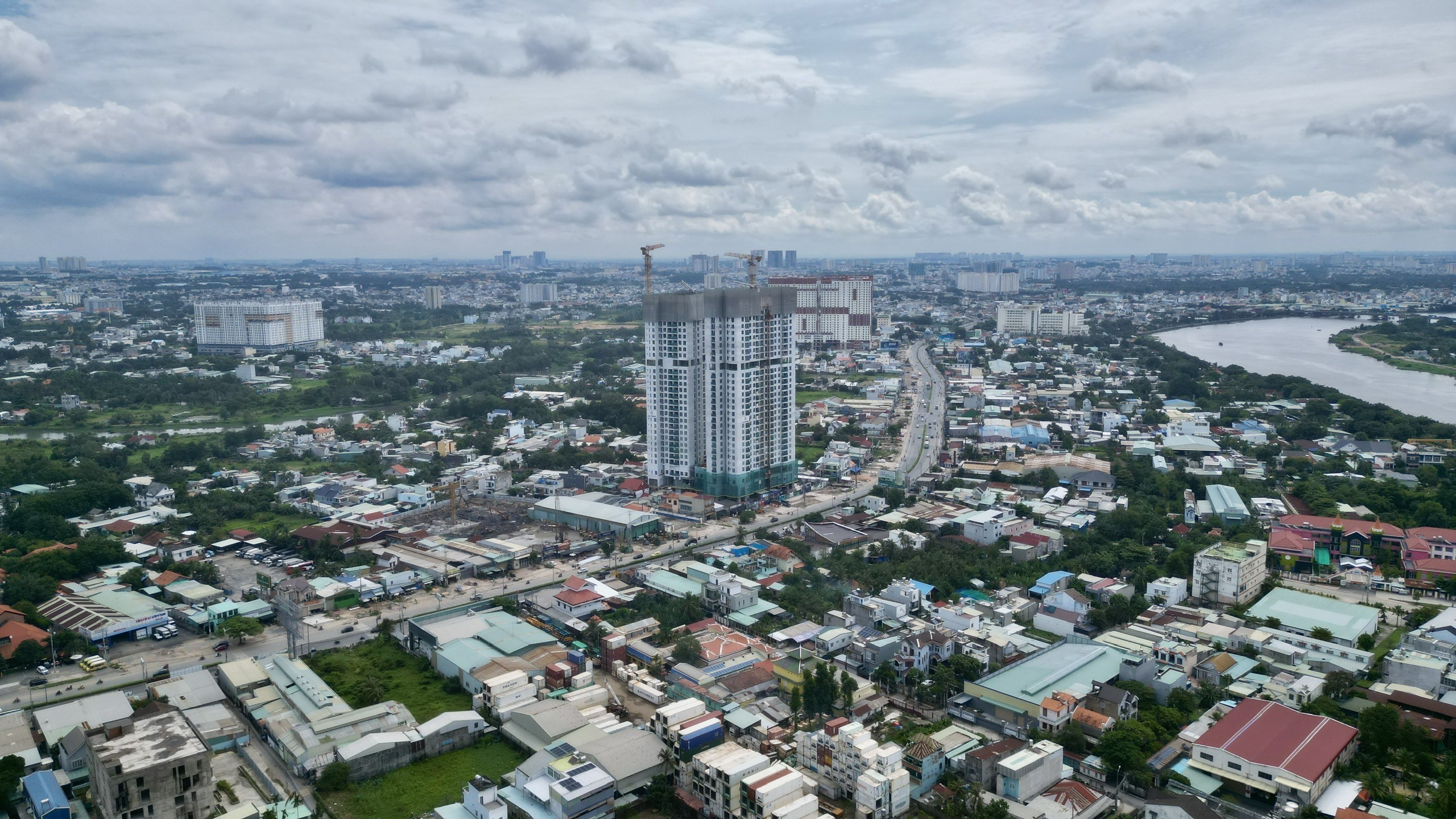 TP.HCM đặt mục tiêu mở rộng nhà ở xã hội, tháo gỡ dự án treo