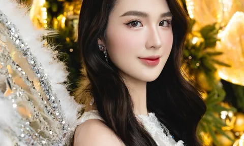 Sao Việt “thay áo” nhà cửa đón Giáng sinh 2025