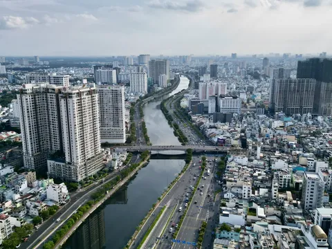 Khu “đất vàng” 132 Bến Vân Đồn từng dính đại án 113 tỷ: Nay được tháo chốt pháp lý