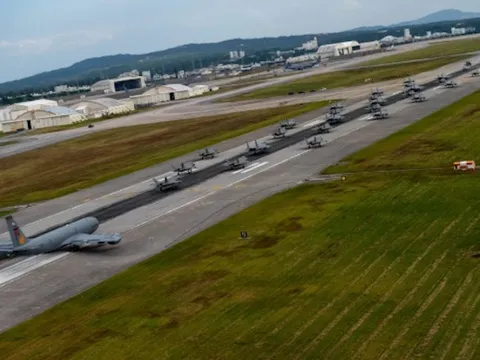 Tên lửa Trung Quốc vượt xa phòng thủ Mỹ: Kadena và loạt căn cứ tiền phương bị đe dọa